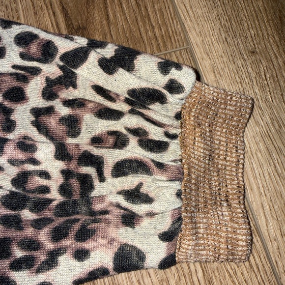 Kori Mocha Leopard Color-blocked Top Size Medium - Picture 7 of 10